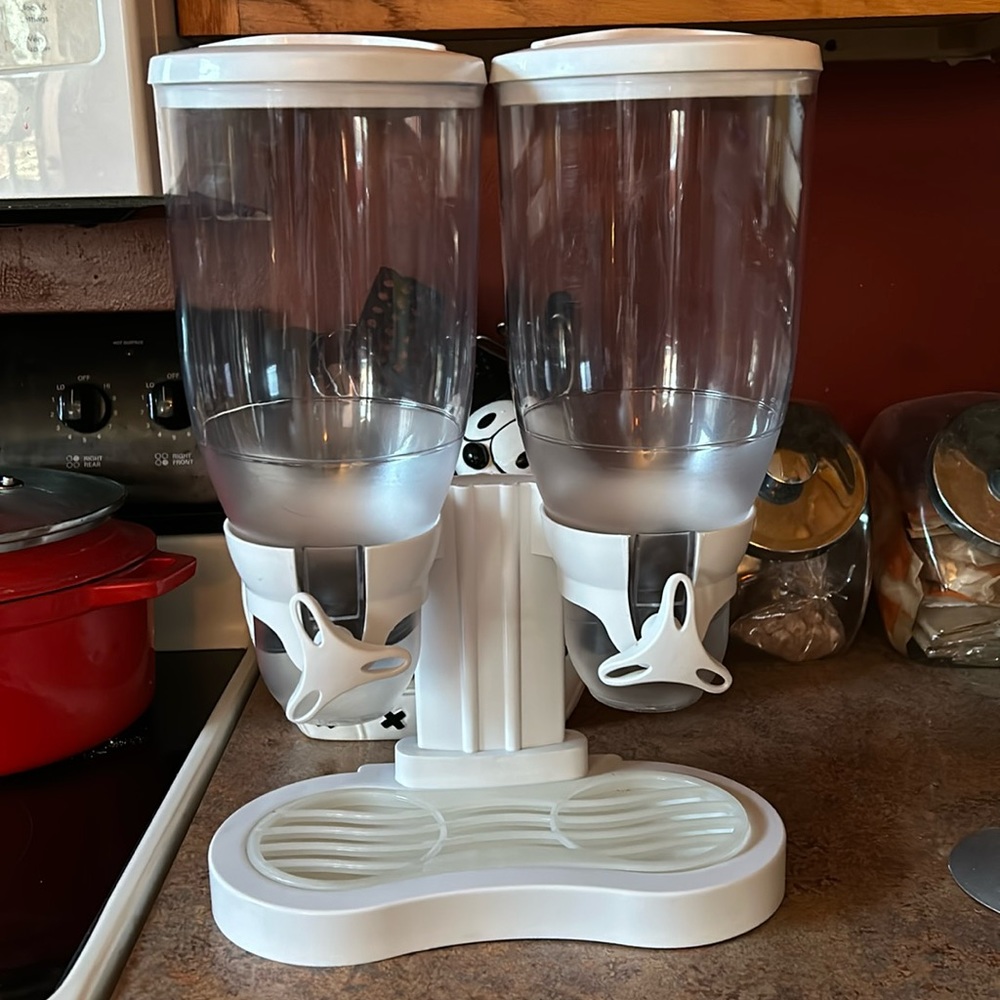 Double canister cereal/snack dispenser